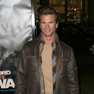 Bang Showbiz / Lorenzo Lamas is in a relationship with Heather Locklear