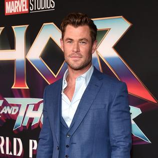 Bang Showbiz / Kenneth Branagh suggests ending for Chris Hemsworth's Thor