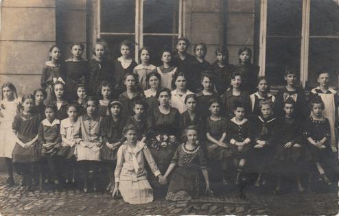 A Bais Yaakov Orthodox school for girls in what is now Bielsko-Biala, Poland, around 1938.
              Collection of the Archive of the Jewish Community in Bielsko-Biala, Poland/Wikimedia Commons, CC BY-SA