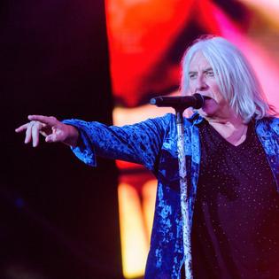 Bang Showbiz / What is the 'exhilarating' change Def Leppard have made to enhance their lives?