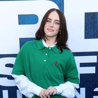 Bang Showbiz / Billie Eilish says filming concerts is simply part of the modern concert experience.
