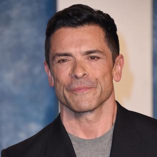 Bang Showbiz / Mark Consuelos reveals 'brutal' five months ahead of tragic family death