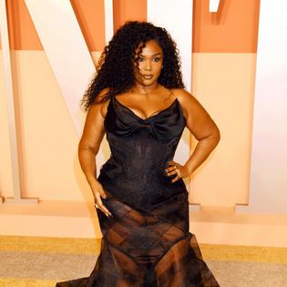 Bang Showbiz / Singer Lizzo