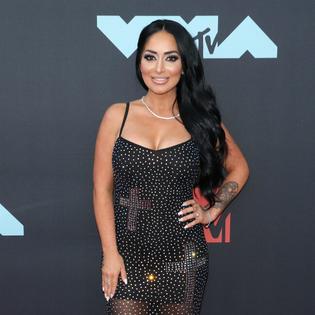 Bang Showbiz / Angelina Pivarnick announces pregnancy