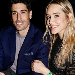 Bang Showbiz / Jason Biggs' dramatic weight loss and mounting career pressures reportedly created tension in his marriage to Jenny Mollen before the couple confirmed they were divorcing after 18 years together