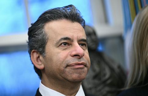 Former Food and Drug Administration Commissioner Marty Makary is said to have clashed with President Donald Trump over the FDA’s controversial approval of two flavored vapes.
              Brendan Smialowski/AFP via Getty Images