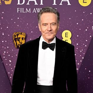 Bang Showbiz / Bryan Cranston admits working in theatre is difficult.