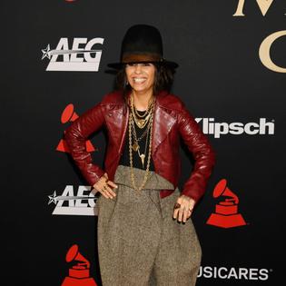 Bang Showbiz / Linda Perry was left disgruntled after Green Day allegedly dropped her from producing the follow-up to American Idiot