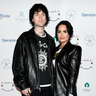 Bang Showbiz / Jutes and Demi Lovato have celebrated their anniversary