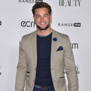 Bang Showbiz / Chris Hughes opens up on JoJo Siwa relationship