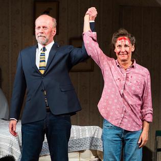 Bang Showbiz / Bruce Willis and Laurie Metcalf - 2015 - Getty - Misery curtain call at Broadhurst Theater, New York