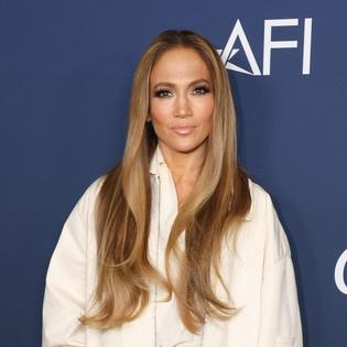 Bang Showbiz / Which recent co-star does Jennifer Lopez have flirty energy with?