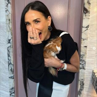 Bang Showbiz / Demi Moore and Pilaf (c) Instagram