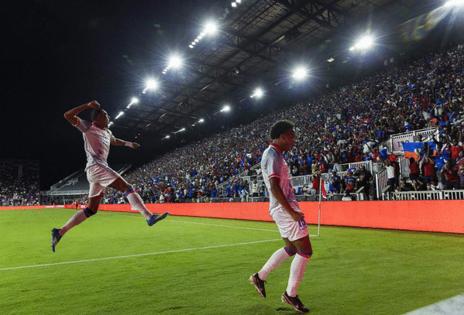 Photo by Matias J. Ocner/Miami Herald/TNS