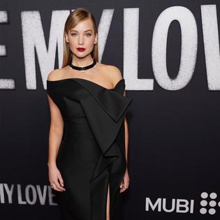 Bang Showbiz / Jennifer Lawrence is set for a new rom-com