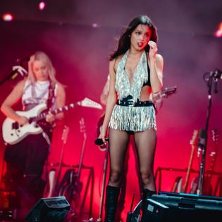Bang Showbiz / Olivia Rodrigo breaks streaming records with new album
