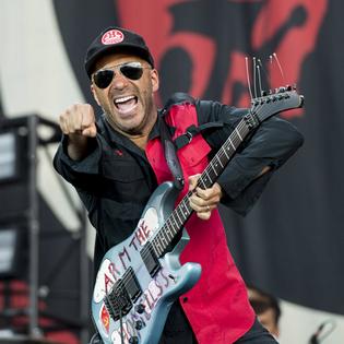 Bang Showbiz / Tom Morello slams 'hypocritical' music fans