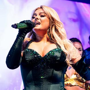 Bang Showbiz / Bebe Rexha wants fans to stop pitting female artists against each other