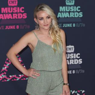 Bang Showbiz / Jamie Lynn Spears' daughter nearly died in an ATV accident in 2017