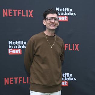 Bang Showbiz / Moshe Kasher has tonsil cancer