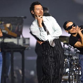 Bang Showbiz / Singer Harry Styles.