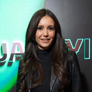 Bang Showbiz / Nina Dobrev has discussed kissing her showbiz pal