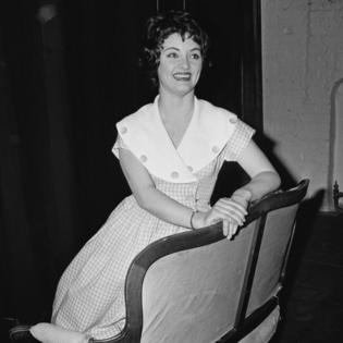 Bang Showbiz / Anna Dawson dies aged 88