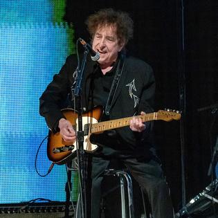Bang Showbiz / Bob Dylan's live band has gone through some major changes the past couple of weeks