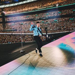 Bang Showbiz / Harry Styles is a Guinness World Record holder