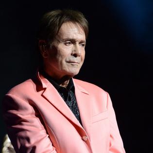 Bang Showbiz / Sir Cliff Richard paid tribute to Bonnie Tyler