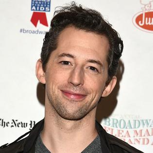 Bang Showbiz / Josh Grisetti dies aged 44