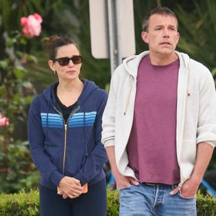 Bang Showbiz / Jennifer Garner has praised her former husband Ben Affleck's parenting skills