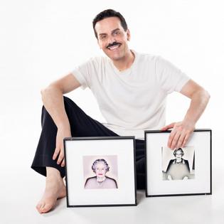 Bang Showbiz / Gustavo Egusquiza with Chris Levine's Queen Elizabeth portraits