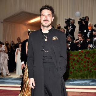 Bang Showbiz / Marcus Mumford can't listen to music at home