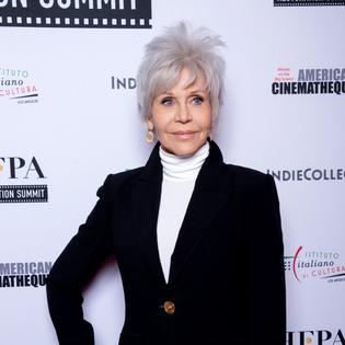Bang Showbiz / Jane Fonda's co-star has revealed the mobile phone feature she's obsessed with