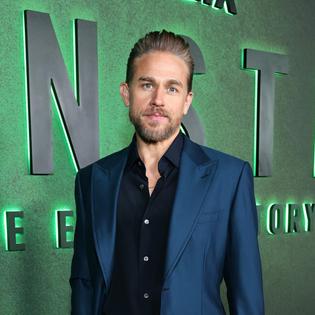 Bang Showbiz / Charlie Hunnam adopted kittens while filming Monster: The Ed Gein Story
