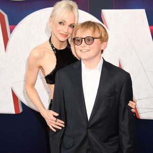 Bang Showbiz / Scary Movie's Anna Faris and her son Jack Pratt