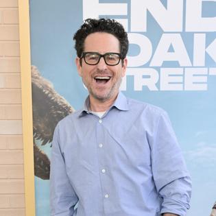 Bang Showbiz / J.J. Abrams has opened up about The End of Oak Street's connection to Cloverfield