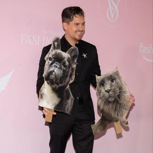Bang Showbiz / Dylan Sprouse regrets not visiting Cole more during Riverdale