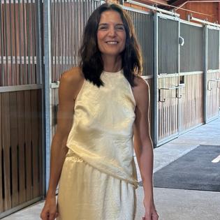 Bang Showbiz / Katie Holmes goes Instagram official with new boyfriend