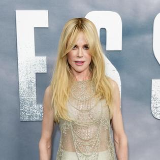 Bang Showbiz / Nicole Kidman likes to go clubbing wearing a wig.