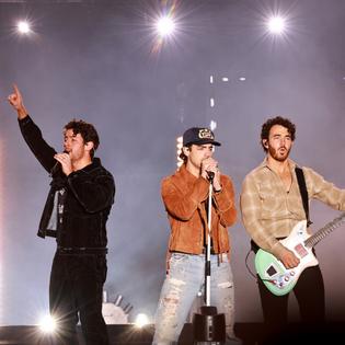 Bang Showbiz / Jonas Brothers would have 'no shot' of landing Camp Rock roles nowadays