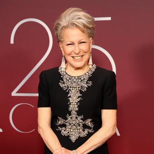 Bang Showbiz / Bette Midler has paid tribute to the late filmmaker Mary Rydell