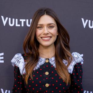 Bang Showbiz / Elizabeth Olsen has given birth