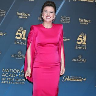 Bang Showbiz / Kelly Clarkson has swearily revealed why she has banned her children from watching her notorious movie debut From Justin to Kelly