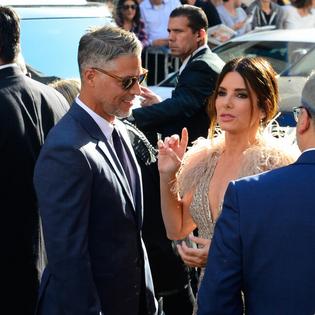 Bang Showbiz / Sandra Bullock's partner Bryan Randall died in 2023
