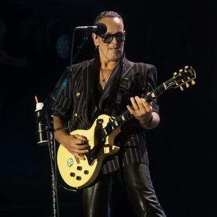 Bang Showbiz / Vivian Campbell is undergoing cancer treatment again