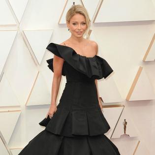 Bang Showbiz / Kelly Ripa hosts the long-running show