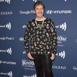 Bang Showbiz / Perez Hilton will be allowed to visit his children.