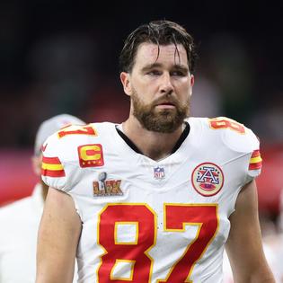 Bang Showbiz / Travis Kelce is preparing for the new season